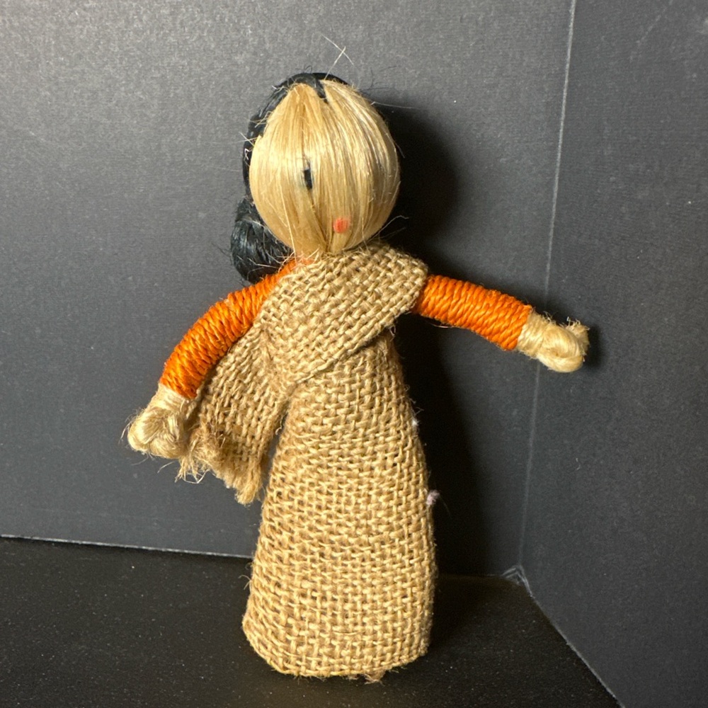 Vintage 5" Handmade Burlap Raffia Folk Art Doll Straw‎ Hair Ethnic Souvenir